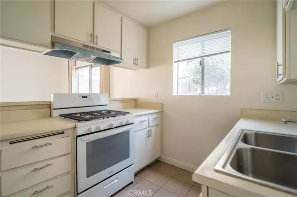 Huntington Beach, CA 92648,615 Utica