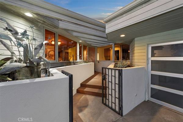 Laguna Beach, CA 92651,779 Balboa AVE