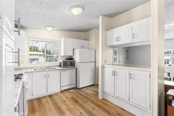 Bloomington, CA 92316,10701 Cedar #112