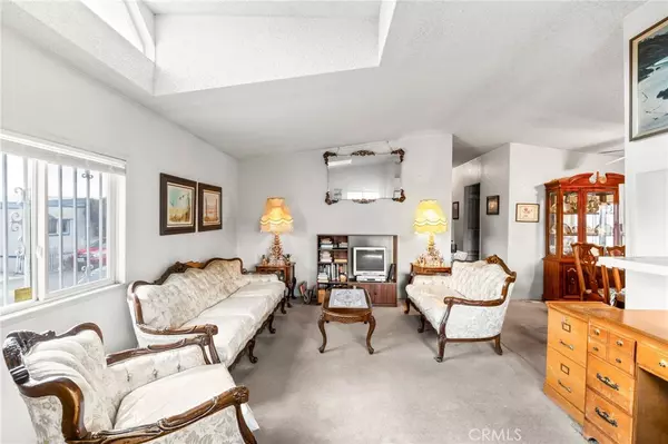 Bloomington, CA 92316,10701 Cedar #112