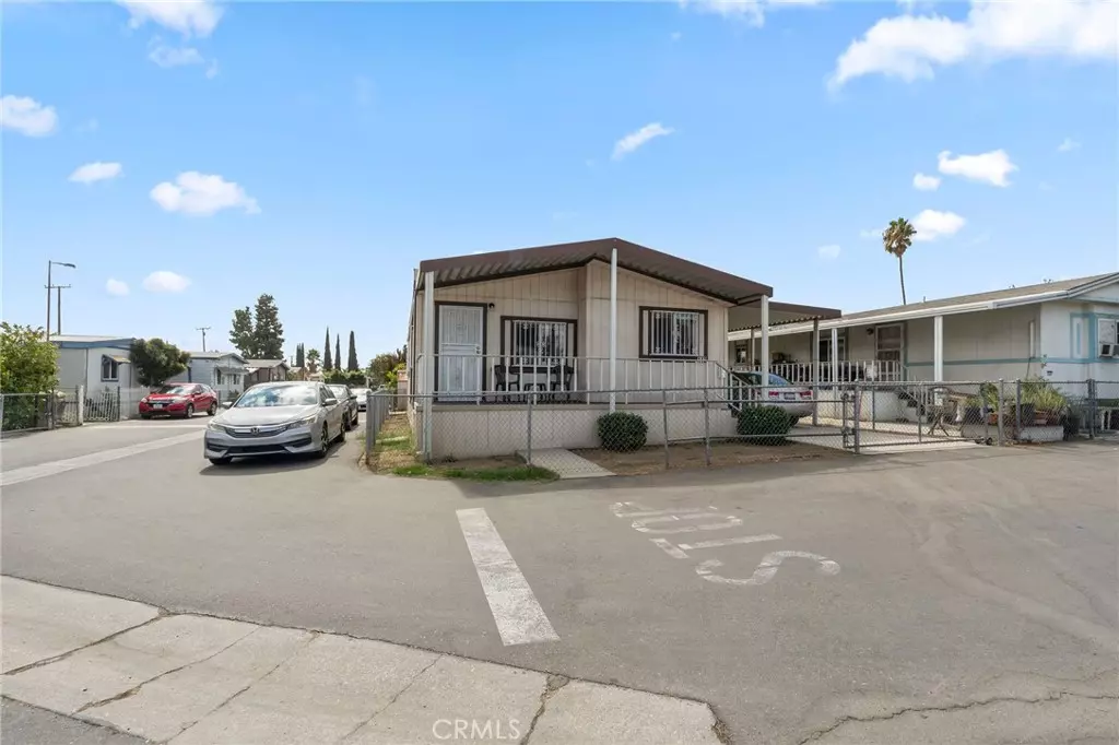 Bloomington, CA 92316,10701 Cedar #112