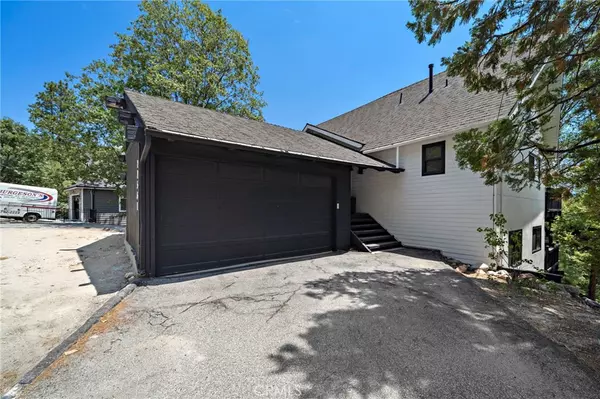 Lake Arrowhead, CA 92352,27561 North Bay