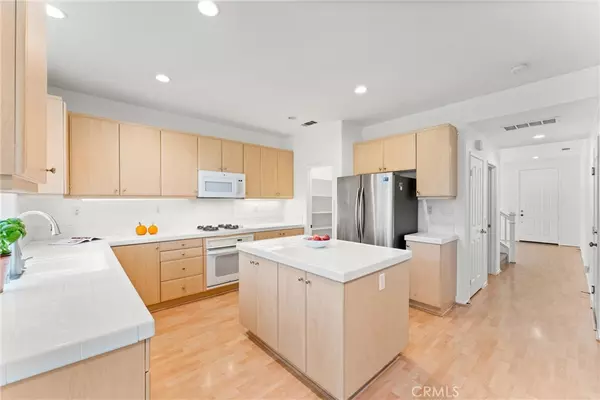 73 Ivywood, Irvine, CA 92618