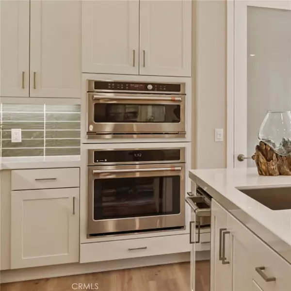 Irvine, CA 92618,409 Clipper