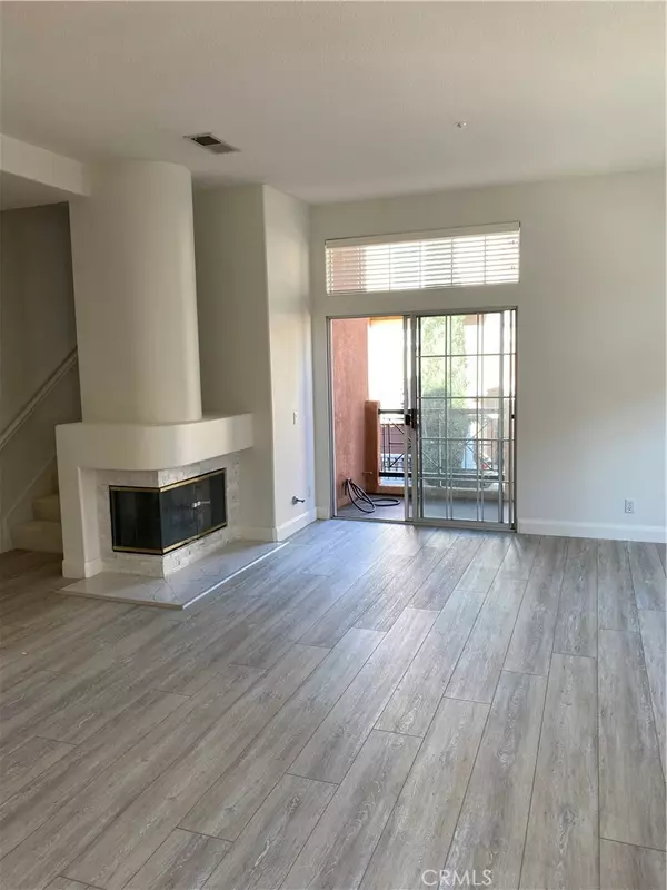 Irvine, CA 92606,20 Arese Aisle