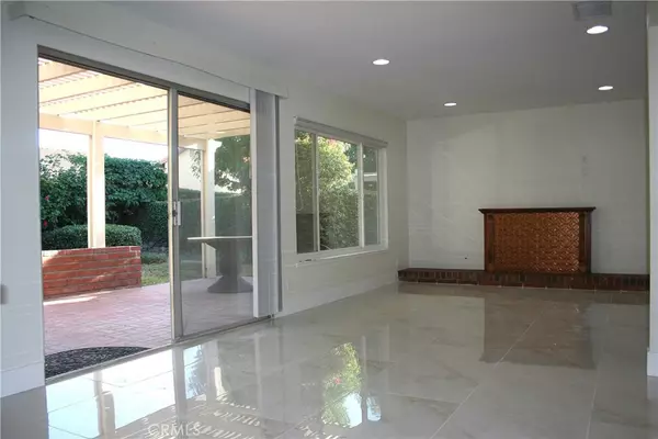 Mission Viejo, CA 92691,27582 Cenajo