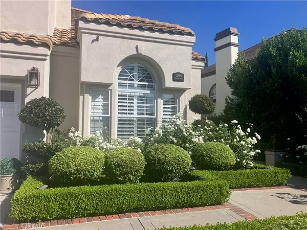 Laguna Hills, CA 92653,25651 25651 Rolling Hills