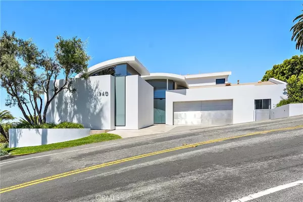 Laguna Beach, CA 92651,940 Summit DR