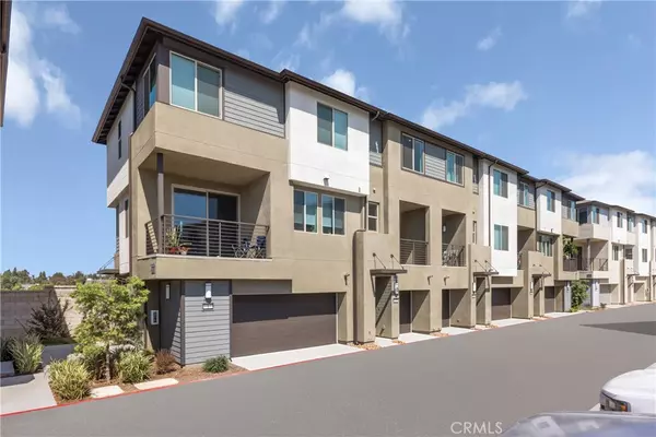 Placentia, CA 92870,1553 Lima Way #2