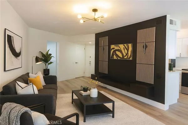 8490 Fountain #306, West Hollywood, CA 90069