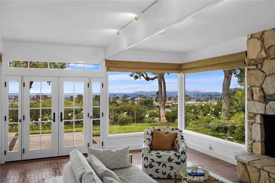 3007 Harbor View DR, Corona Del Mar, CA 92625