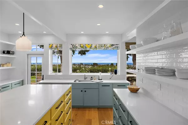Corona Del Mar, CA 92625,3007 Harbor View DR