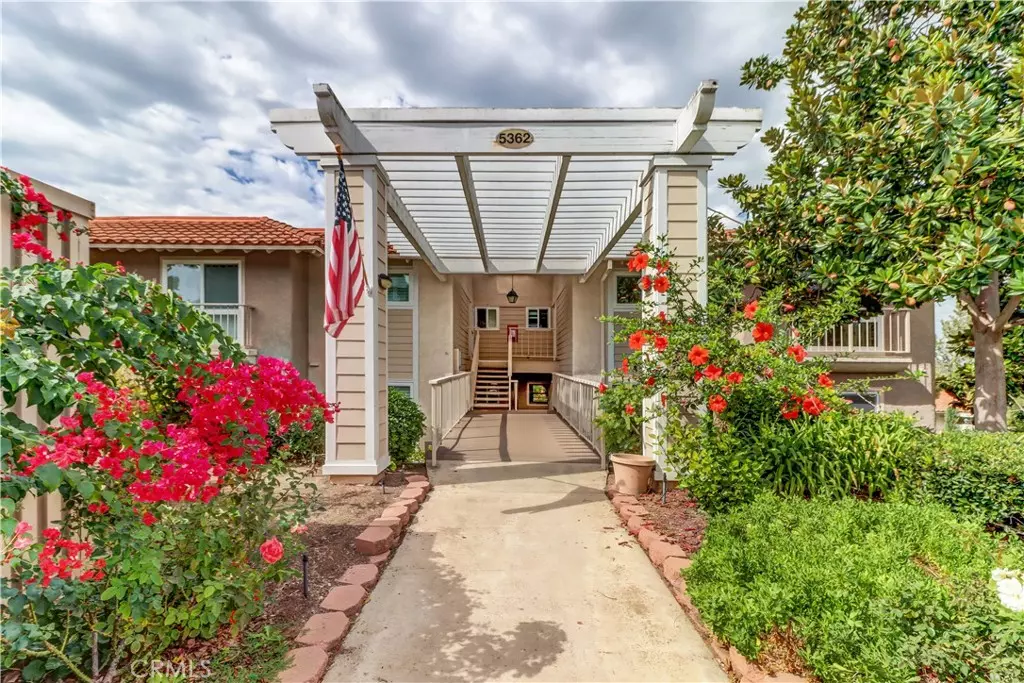 Laguna Woods, CA 92637,5362 ALGORROBO #D