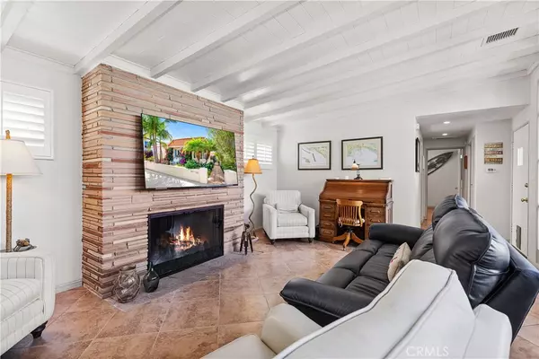 Long Beach, CA 90803,5722 E The Toledo