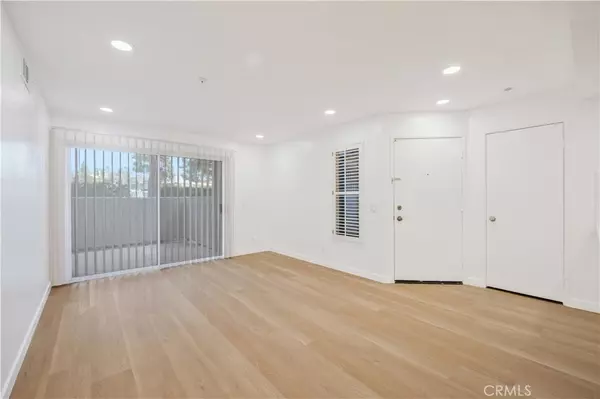 Tustin, CA 92782,2800 Keller DR #282