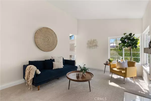 Huntington Beach, CA 92646,21022 21022 Manessa