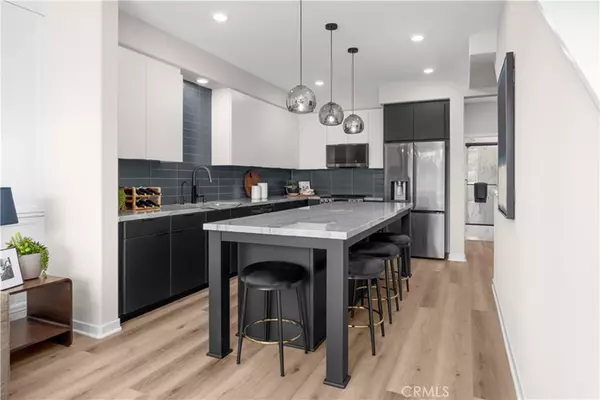Downey, CA 90240,7363 Suva ST