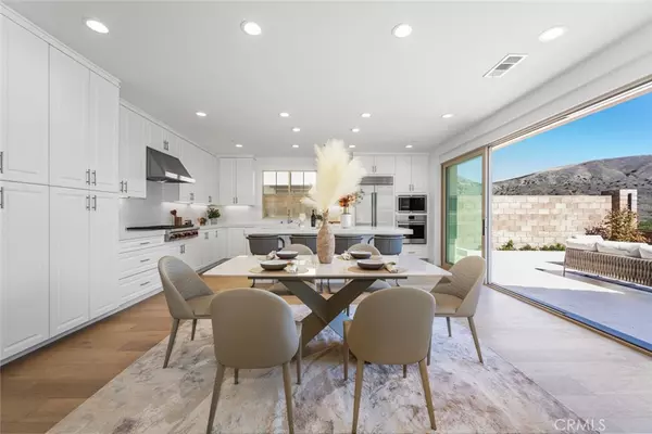 Irvine, CA 92602,107 Somera