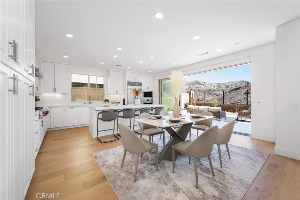 Irvine, CA 92602,107 Somera