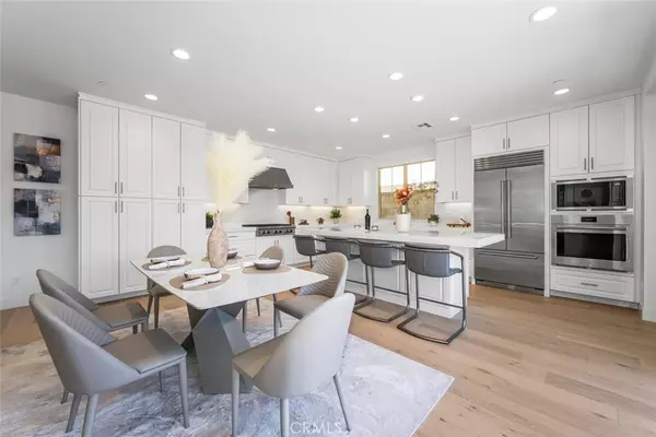 Irvine, CA 92602,107 Somera
