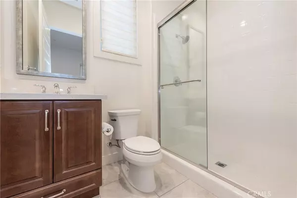 Irvine, CA 92618,93 Spacial