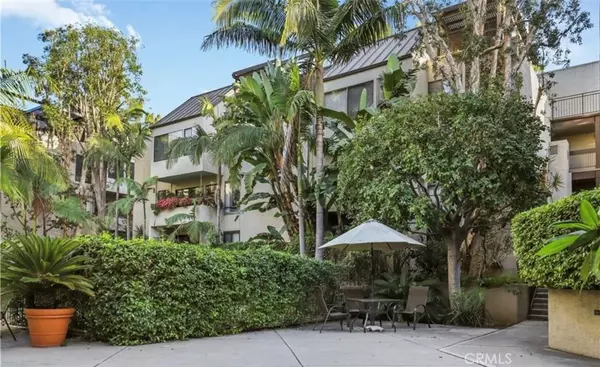 West Hollywood, CA 90069,950 N Kings RD #245