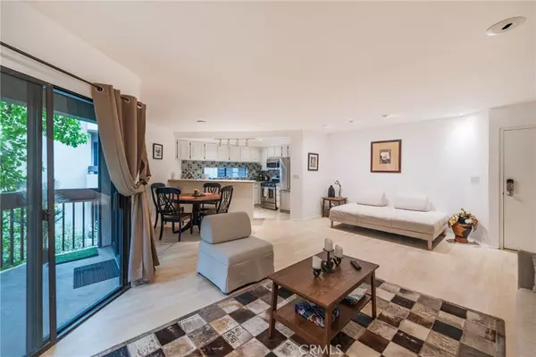 West Hollywood, CA 90069,950 N Kings RD #245