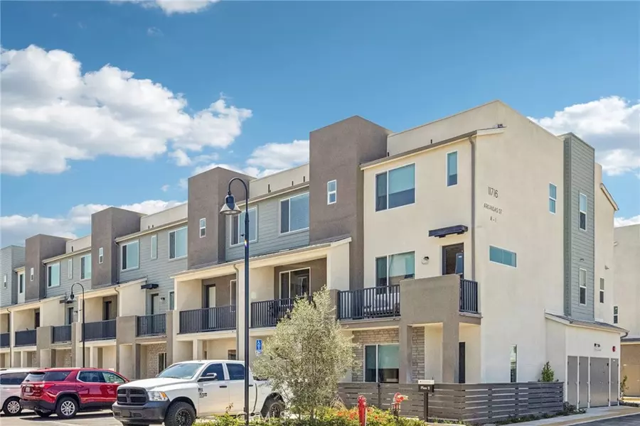 11718 Arkansas ST #E, Artesia, CA 90701