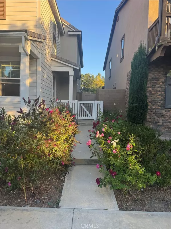 122 Yellow Daisy B, Irvine, CA 92618