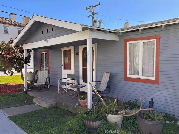 Huntington Beach, CA 92648,1111 OLIVE AVE #A & B