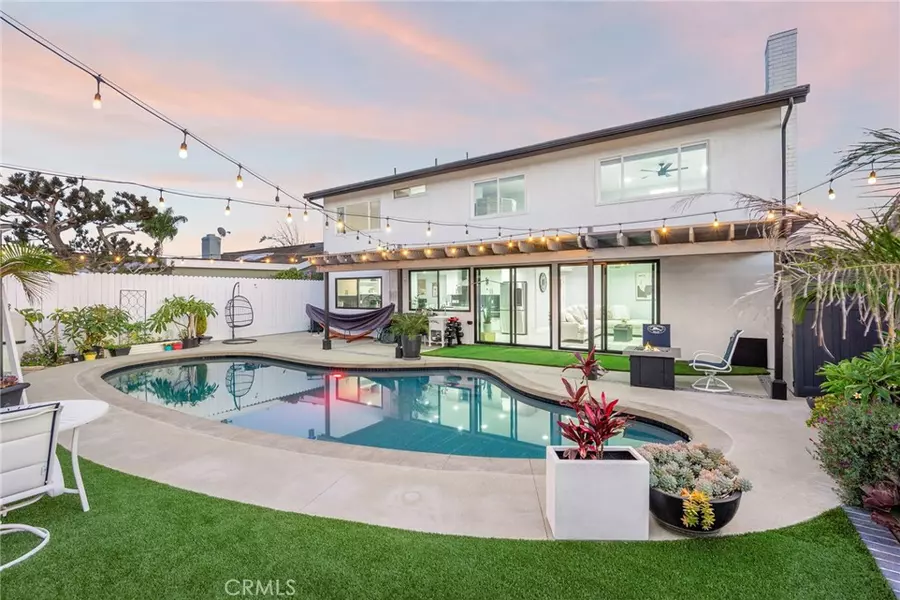 6611 Crista Palma, Huntington Beach, CA 92647