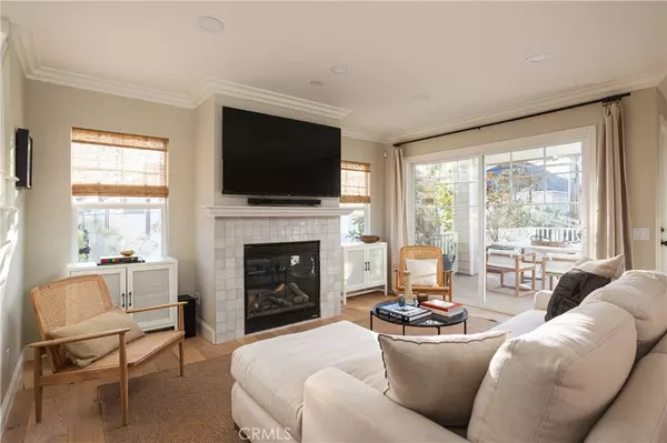 Corona Del Mar, CA 92625,433 1/2 Acacia