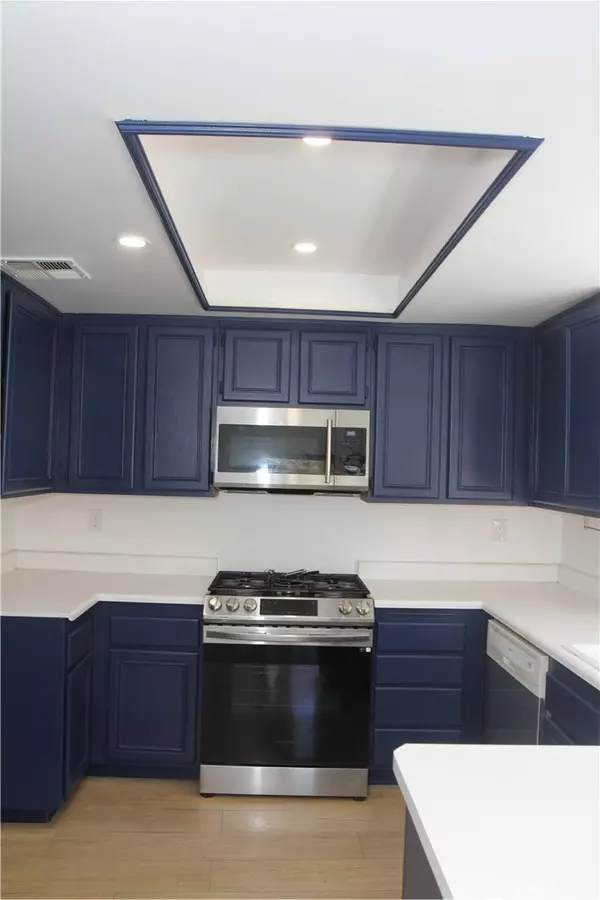 Canyon Country, CA 91387,18123 Erik #357