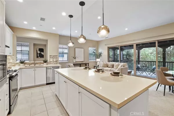 172 Bishop, Irvine, CA 92620