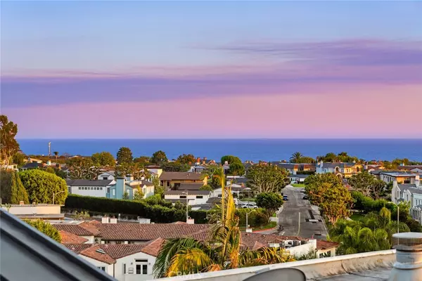 Corona Del Mar, CA 92625,504 Hazel DR
