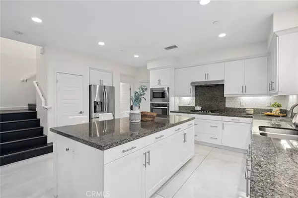 Irvine, CA 92618,181 Carmine