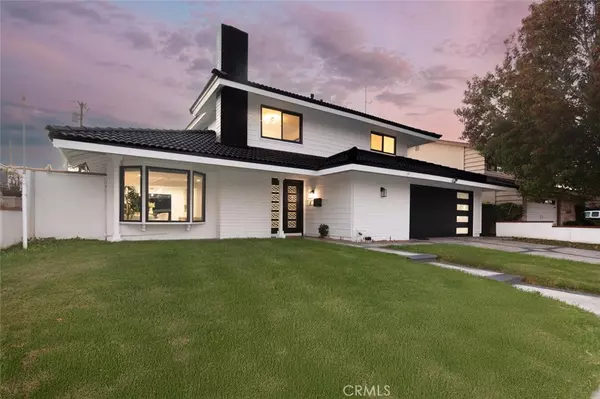 21621 Kaneohe LN, Huntington Beach, CA 92646