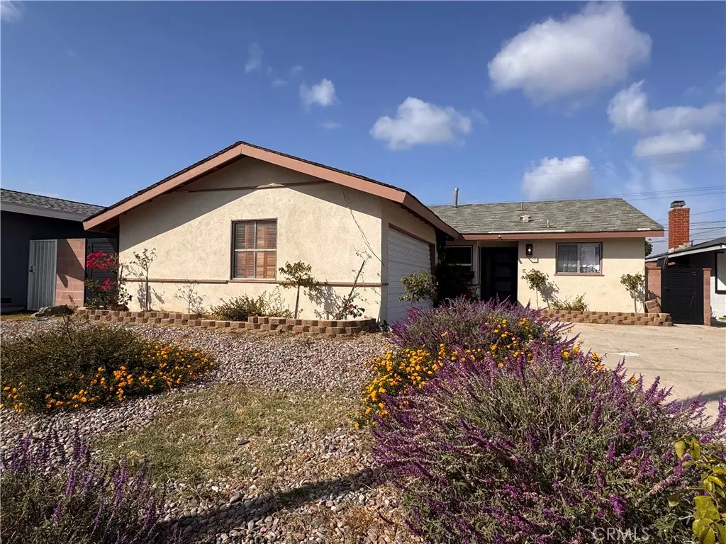 Compton, CA 90222,1813 W 134th