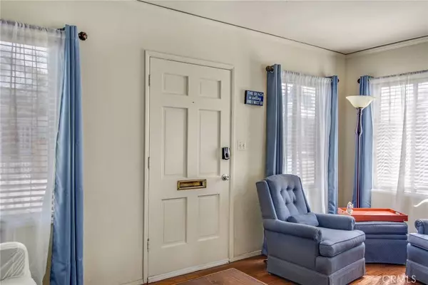 Long Beach, CA 90803,5653 E 2nd