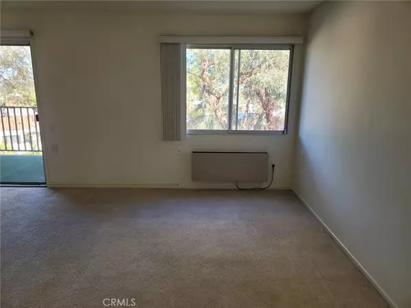 Laguna Woods, CA 92637,4002 CALLE SONORA #2F