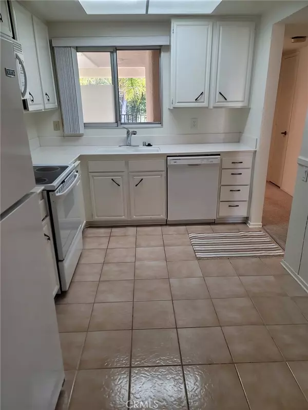 Laguna Woods, CA 92637,4002 CALLE SONORA #2F