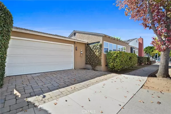 Long Beach, CA 90805,5594 Myrtle Avenue