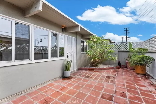 Costa Mesa, CA 92627,1124 Victoria ST #A