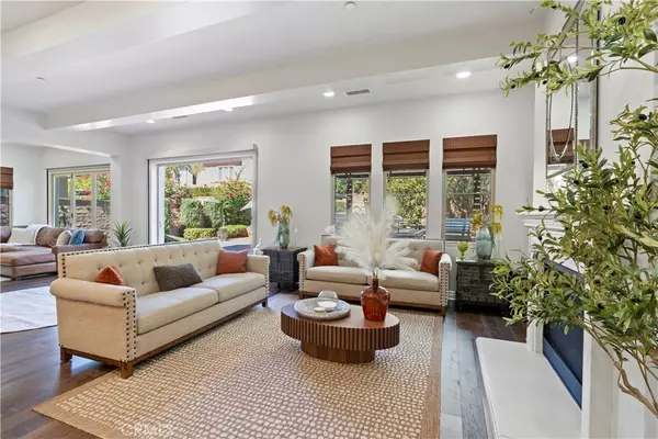 Irvine, CA 92602,9 Spanish Moss