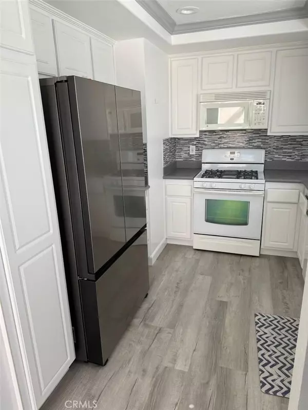 8565 Trinity #824D, Huntington Beach, CA 92646