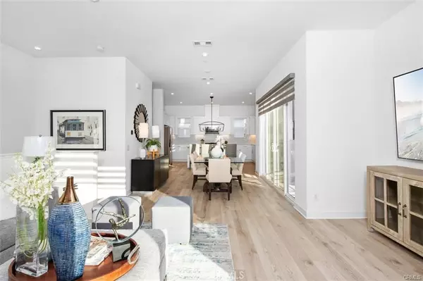 Anaheim, CA 92805,1722 W Bushell