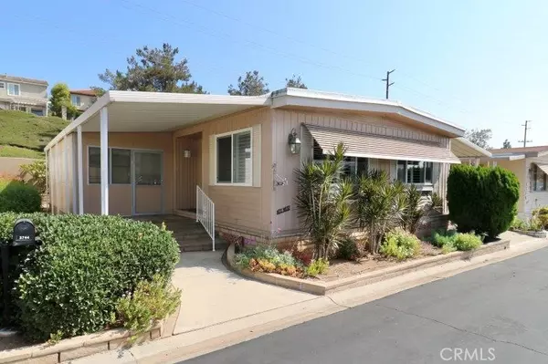 Yorba Linda, CA 92886,3744 Lake Grove DR #21