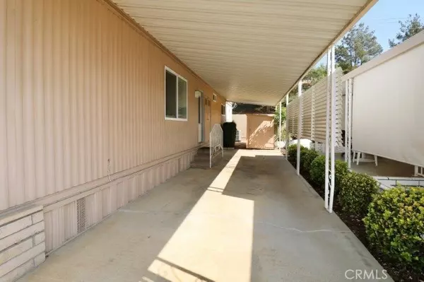 Yorba Linda, CA 92886,3744 Lake Grove DR #21