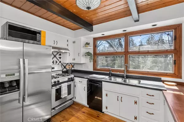 Lake Arrowhead, CA 92352,28886 Cedar DR