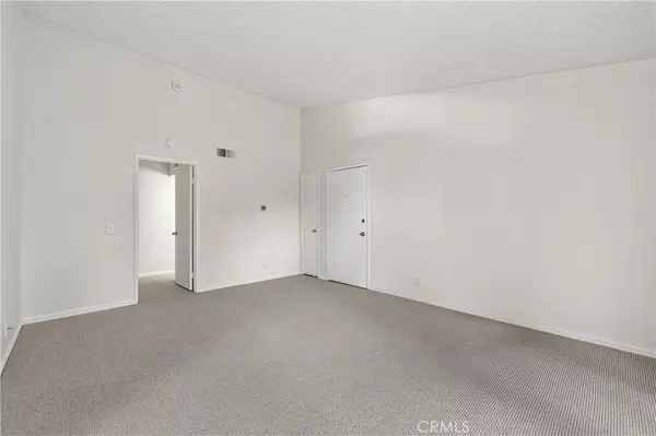 Lake Forest, CA 92630,23220 Orange #2